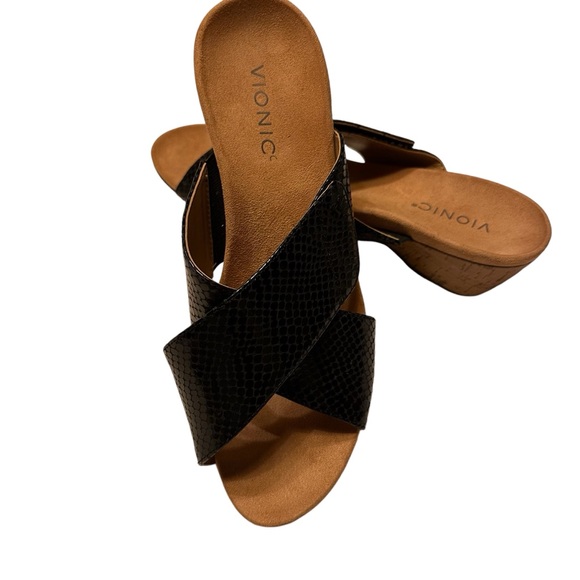 Vionic women’s open toe wedge sandal / dress shoe size 10 - Picture 2 of 10